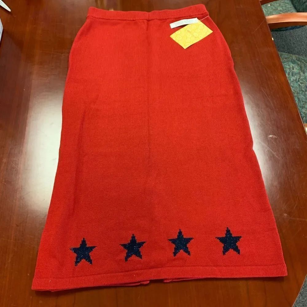 Quacker Factory Red w/ Stars Sweater Knit Maxi Skirt sz L NWT